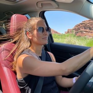 Meet your Posher, Briana